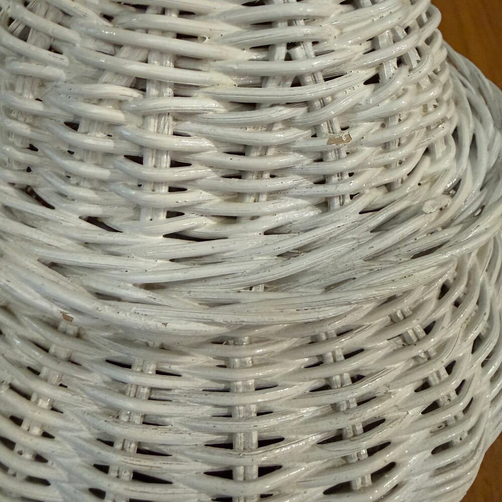 Vintage White Wicker Lamp And Shade Ginger Jar - Picture 9 of 15